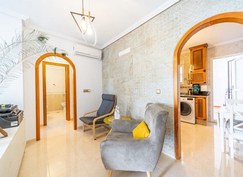 2 bedroom Bungalow for sale in Orihuela Costa with pool - € 159,000 (Ref: 9296108)