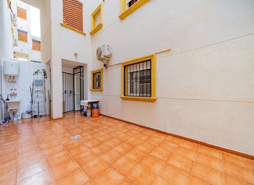 2 bedroom Bungalow for sale in Orihuela Costa with pool - € 159,000 (Ref: 9296108)