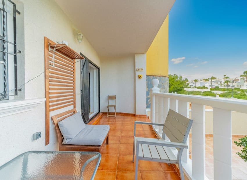 2 bedroom Bungalow for sale in Orihuela Costa with pool - € 159,000 (Ref: 9296108)