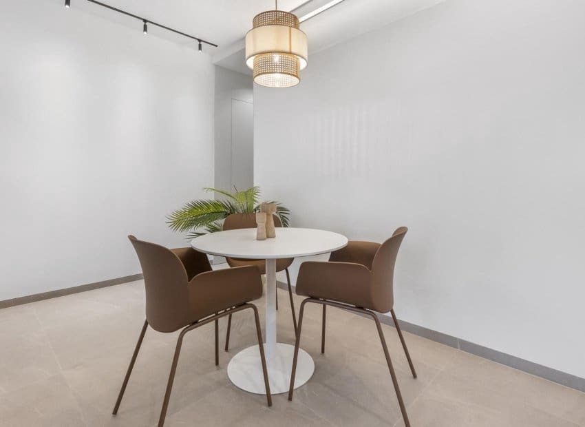 1 soveværelse Strandlejlighed til salg i Torrevieja - € 168.000 (Ref: 9296117)