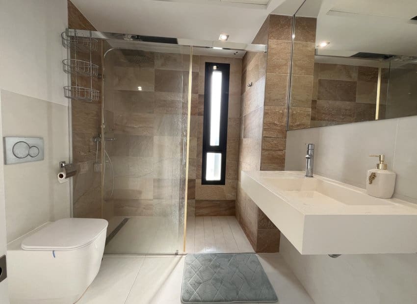 3 soverom Kjedet enebolig til salgs i Orihuela Costa med svømmebasseng - € 585 000 (Ref: 9296119)