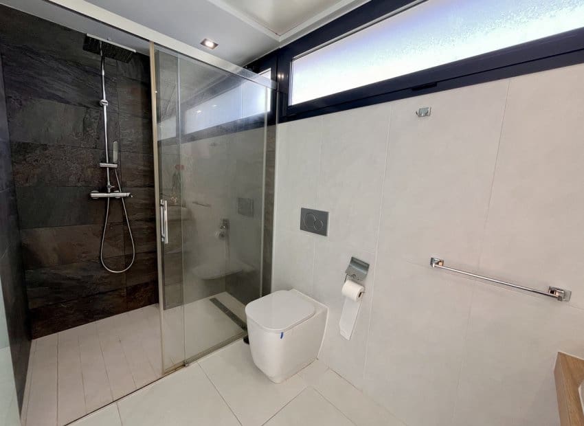 3 soverom Kjedet enebolig til salgs i Orihuela Costa med svømmebasseng - € 585 000 (Ref: 9296119)