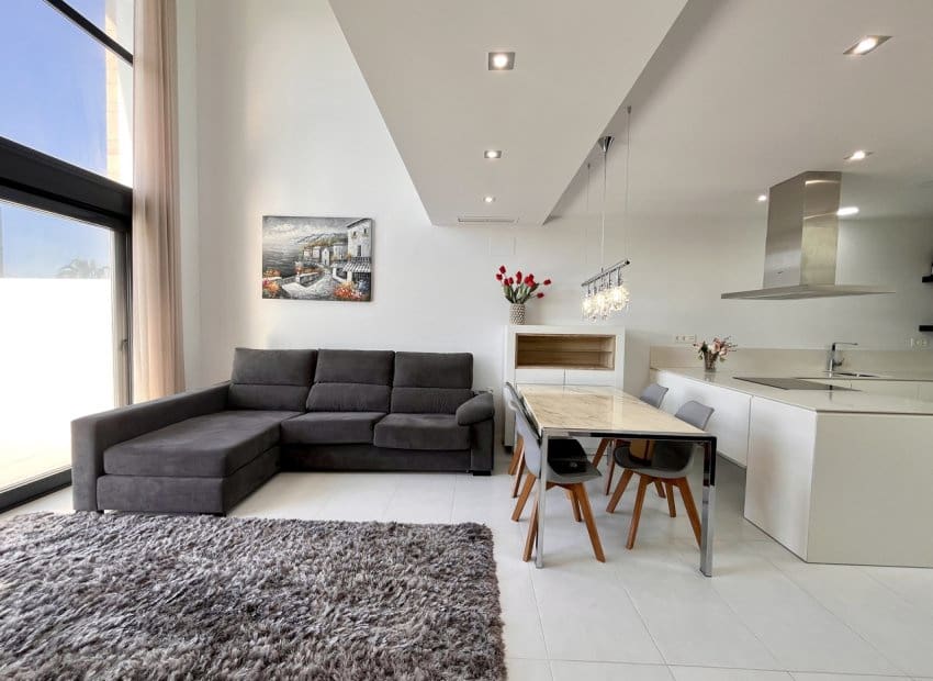 3 soverom Kjedet enebolig til salgs i Orihuela Costa med svømmebasseng - € 585 000 (Ref: 9296119)