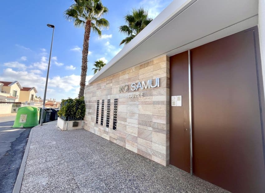 3 soverom Kjedet enebolig til salgs i Orihuela Costa med svømmebasseng - € 585 000 (Ref: 9296119)