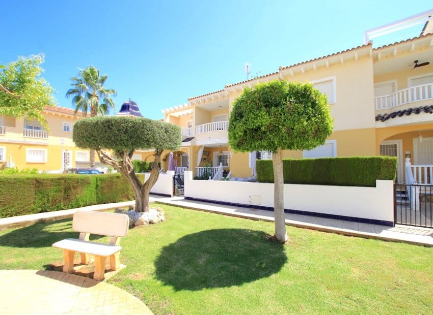 2 quarto Moradia Geminada para venda em Dona Pepa - 225 000 € (Ref: 9296122)