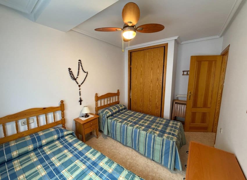 2 chambre Appartement à vendre à Torrevieja avec piscine - 149 000 € (Ref: 9296125)