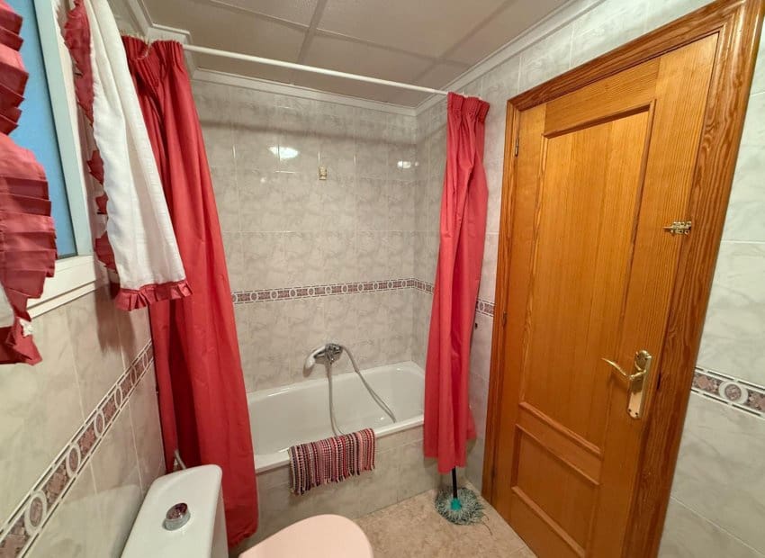 2 chambre Appartement à vendre à Torrevieja avec piscine - 149 000 € (Ref: 9296125)