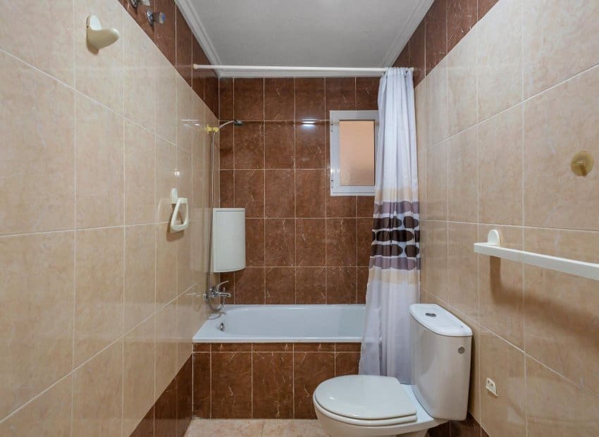 2 soveværelse Lejlighed til salg i Torrevieja med swimmingpool - € 117.260 (Ref: 9308821)