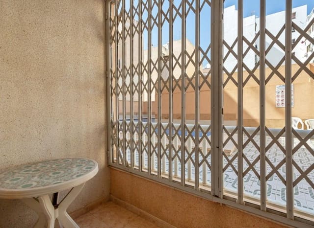 2 soveværelse Lejlighed til salg i Centro - Muelle Pesquero, Torrevieja med swimmingpool - € 117.260 (Ref: 9308821)