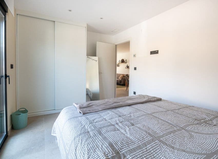 2 soverom Leilighet til salgs i Lo Crispin med svømmebasseng - € 239 000 (Ref: 9308827)