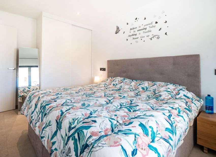 2 soverom Leilighet til salgs i Lo Crispin med svømmebasseng - € 239 000 (Ref: 9308827)