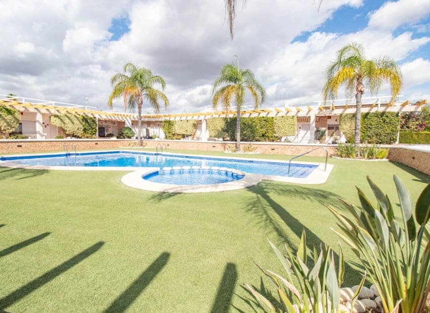 2 sovrum Bungalow till salu i Pilar de la Horadada med pool - 234 900 € (Ref: 9308828)