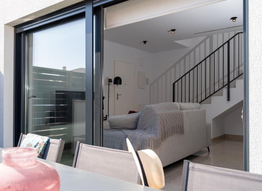 Bungalow de 3 habitaciones en Gran Alacant en venta con piscina - 350.000 € (Ref: 9308829)