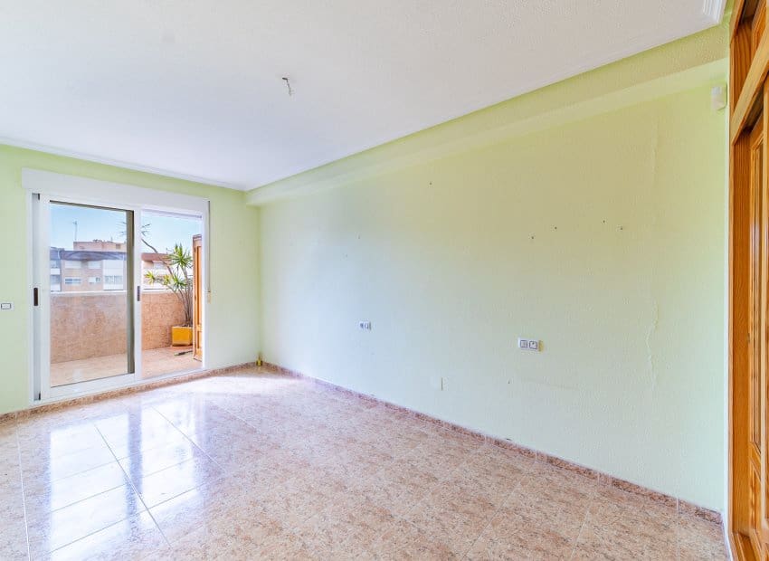 2 chambre Penthouse à vendre à Torrevieja - 199 000 € (Ref: 9308830)