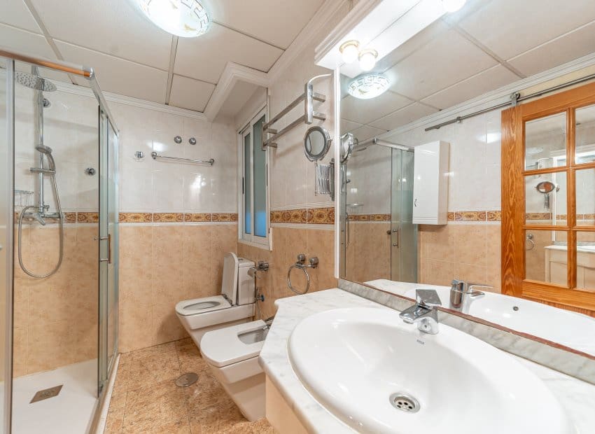 2 chambre Penthouse à vendre à Torrevieja - 199 000 € (Ref: 9308830)