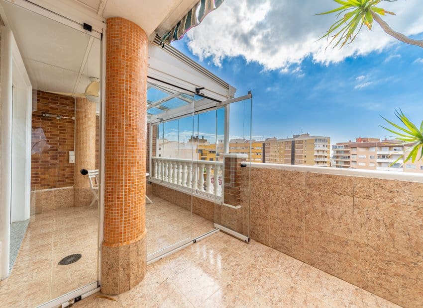 2 chambre Penthouse à vendre à Torrevieja - 199 000 € (Ref: 9308830)