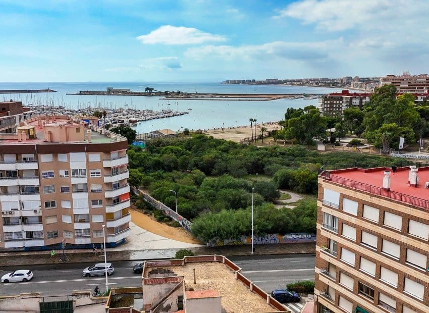 2 chambre Penthouse à vendre à Torrevieja - 199 000 € (Ref: 9308830)