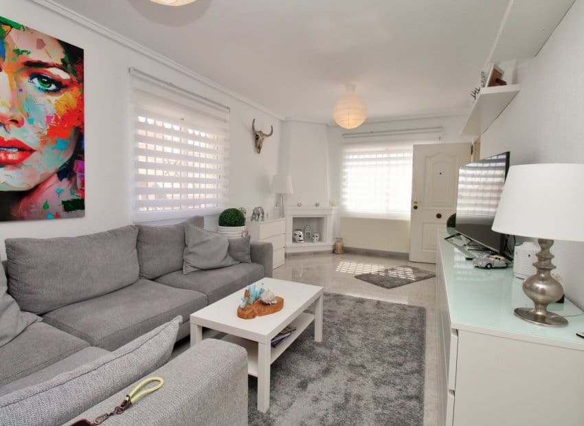 4 bedroom Villa for sale in Villamartin with pool - € 379,000 (Ref: 9308832)