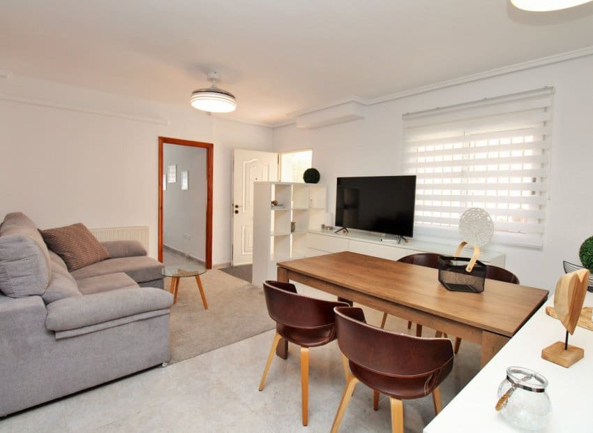 4 bedroom Villa for sale in Villamartin with pool - € 379,000 (Ref: 9308832)