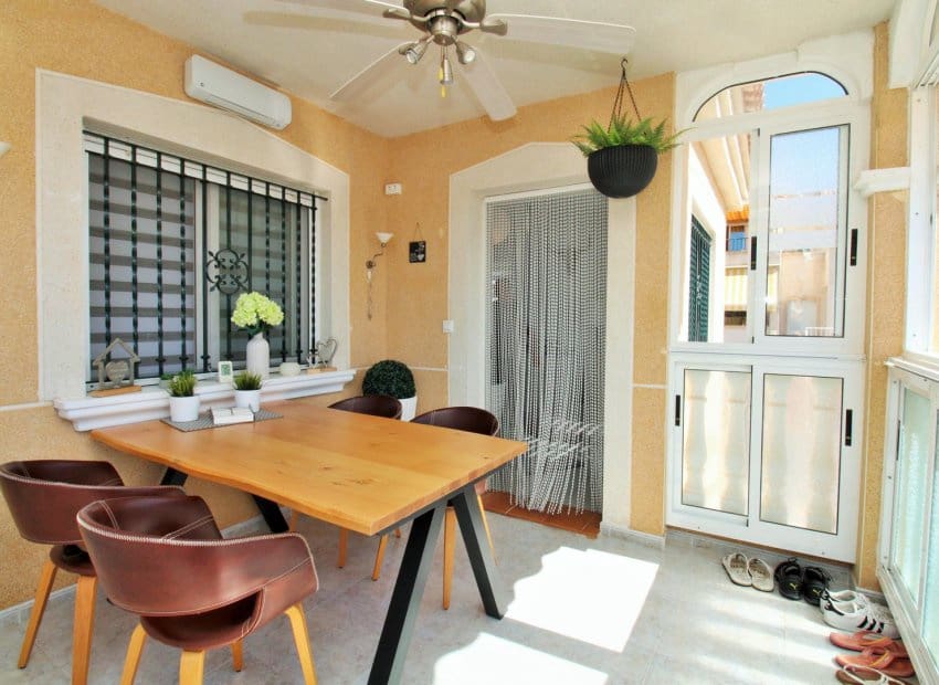 4 bedroom Villa for sale in Villamartin with pool - € 379,000 (Ref: 9308832)