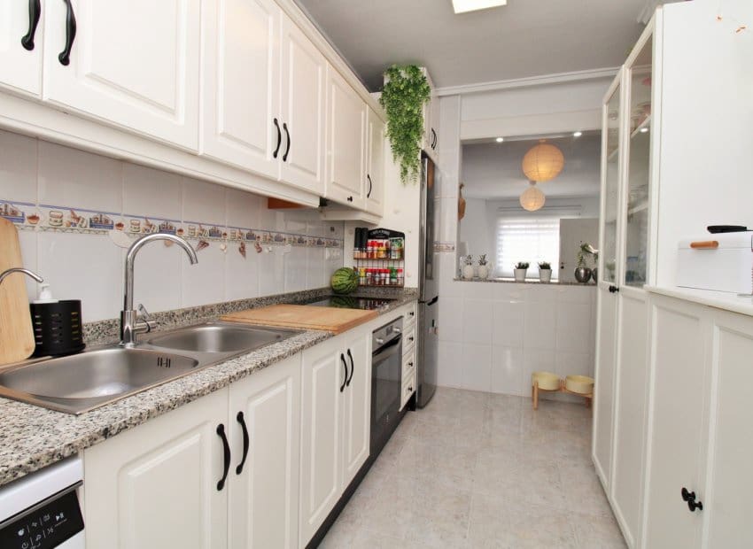 4 bedroom Villa for sale in Villamartin with pool - € 379,000 (Ref: 9308832)