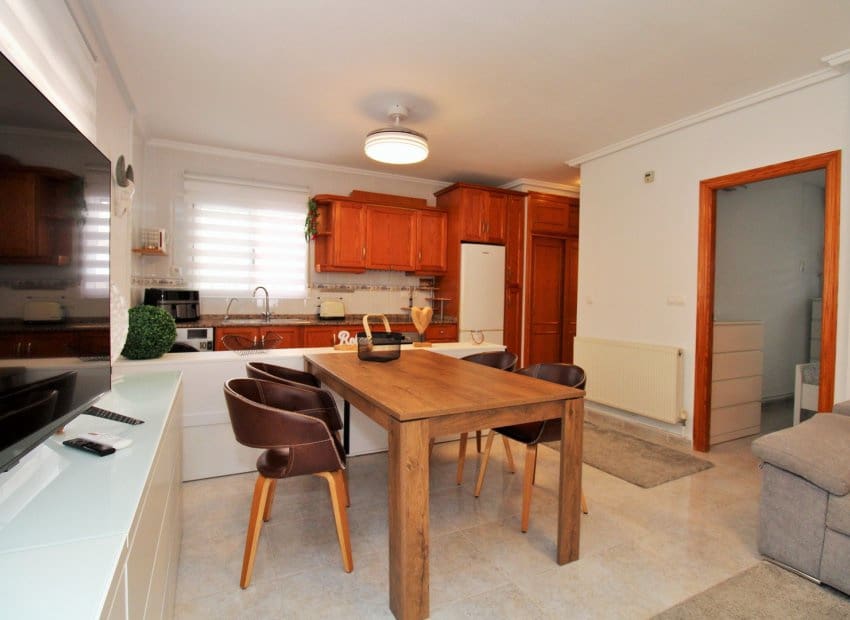 4 bedroom Villa for sale in Villamartin with pool - € 379,000 (Ref: 9308832)