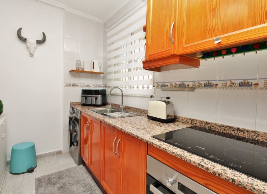 4 bedroom Villa for sale in Villamartin with pool - € 379,000 (Ref: 9308832)