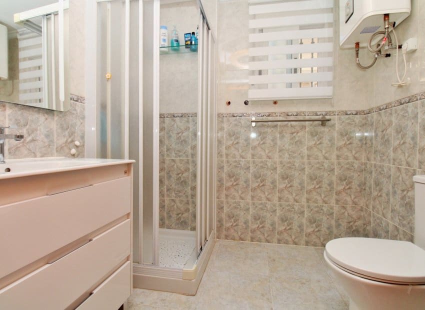 4 bedroom Villa for sale in Villamartin with pool - € 379,000 (Ref: 9308832)