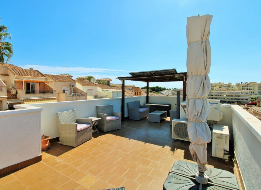 4 bedroom Villa for sale in Villamartin with pool - € 379,000 (Ref: 9308832)
