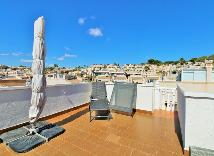 4 bedroom Villa for sale in Villamartin with pool - € 379,000 (Ref: 9308832)