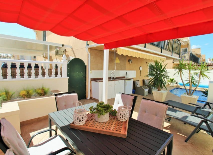 4 bedroom Villa for sale in Villamartin with pool - € 379,000 (Ref: 9308832)