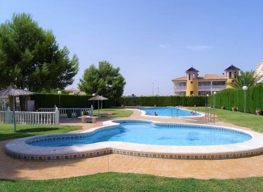 4 bedroom Villa for sale in Villamartin with pool - € 379,000 (Ref: 9308832)