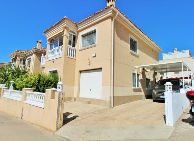 4 bedroom Villa for sale in Villamartin, Orihuela with pool - € 379,000 (Ref: 9308832)