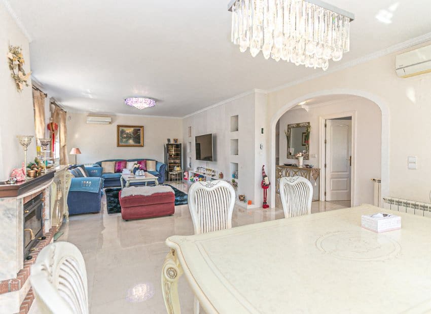 4 slaapkamer Villa te koop in Dehesa de Campoamor met zwembad - € 860.000 (Ref: 9315117)