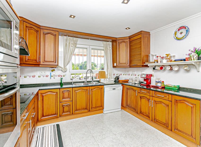 4 slaapkamer Villa te koop in Dehesa de Campoamor met zwembad - € 860.000 (Ref: 9315117)