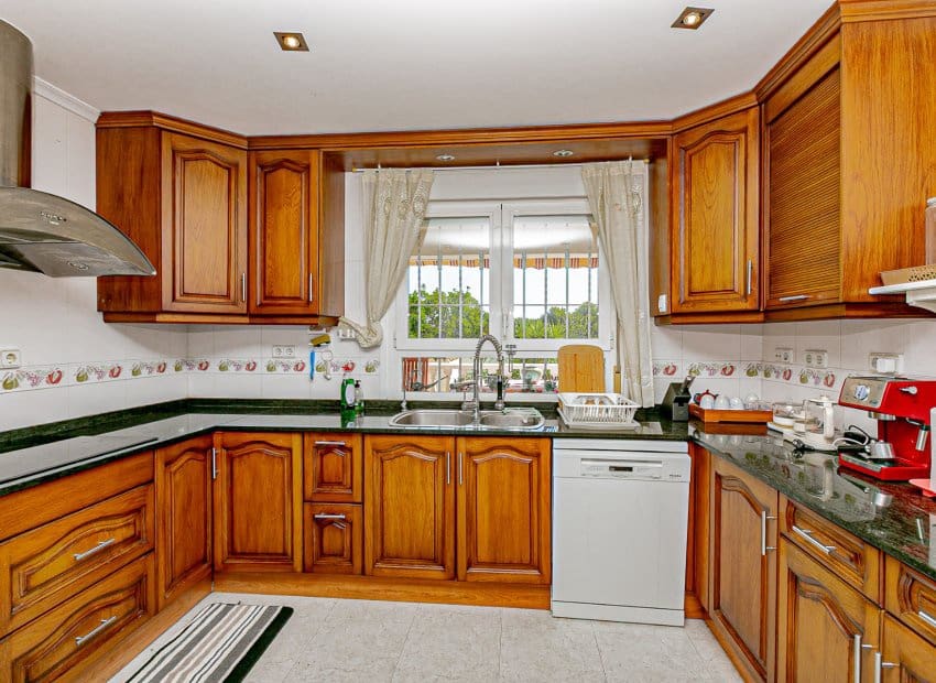 4 slaapkamer Villa te koop in Dehesa de Campoamor met zwembad - € 860.000 (Ref: 9315117)