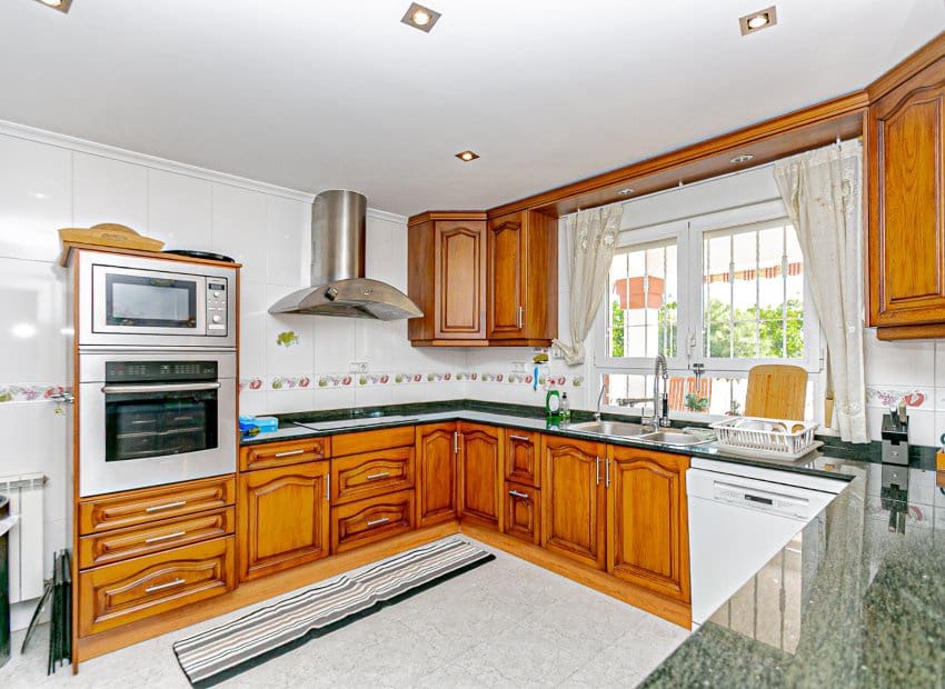 4 slaapkamer Villa te koop in Dehesa de Campoamor met zwembad - € 860.000 (Ref: 9315117)