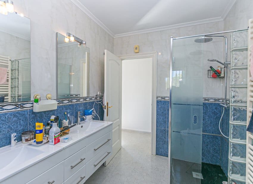 4 slaapkamer Villa te koop in Dehesa de Campoamor met zwembad - € 860.000 (Ref: 9315117)