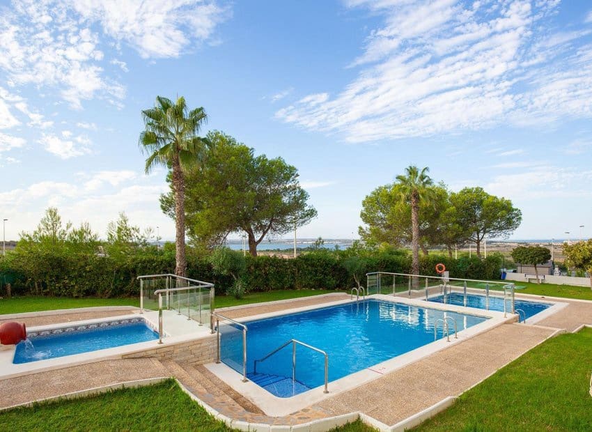 2 camera da letto Appartamento in vendita in Torrevieja con piscina - 138.000 € (Rif: 9315120)