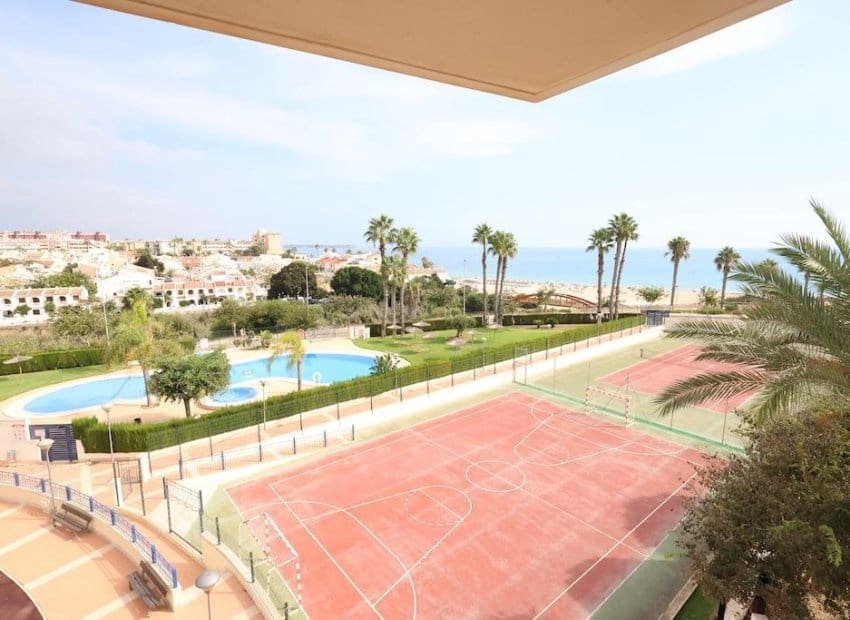 3 quarto Penthouse para venda em Pilar de la Horadada com piscina - 560 000 € (Ref: 9315121)