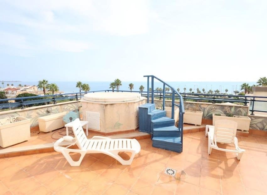 3 quarto Penthouse para venda em Pilar de la Horadada com piscina - 560 000 € (Ref: 9315121)