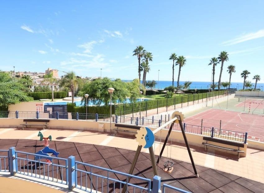 3 quarto Penthouse para venda em Pilar de la Horadada com piscina - 560 000 € (Ref: 9315121)