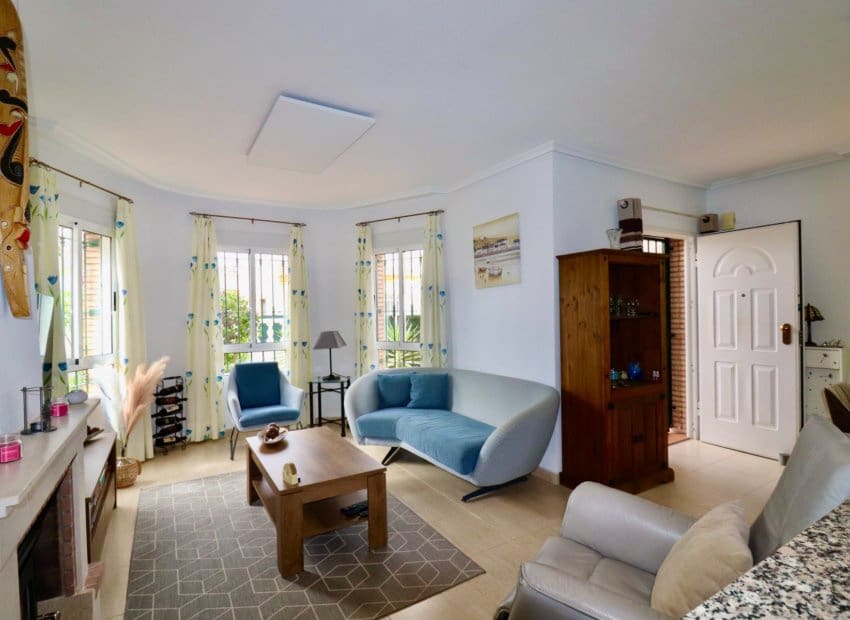 2 chambre Villa/Maison à vendre à El Raso avec piscine - 225 000 € (Ref: 9315125)