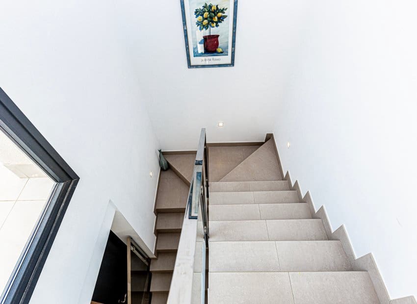 3 slaapkamer Villa te koop in Dona Pepa met zwembad - € 405.000 (Ref: 9325552)