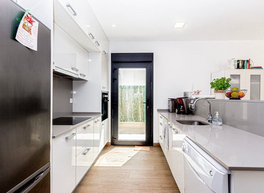 3 slaapkamer Villa te koop in Dona Pepa met zwembad - € 405.000 (Ref: 9325552)