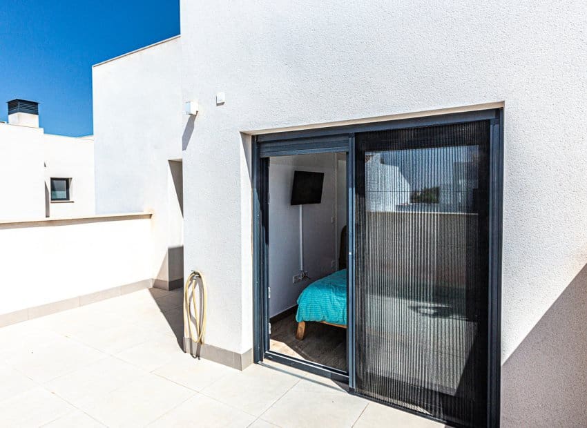 3 slaapkamer Villa te koop in Dona Pepa met zwembad - € 405.000 (Ref: 9325552)