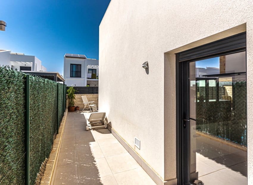 3 slaapkamer Villa te koop in Dona Pepa met zwembad - € 405.000 (Ref: 9325552)