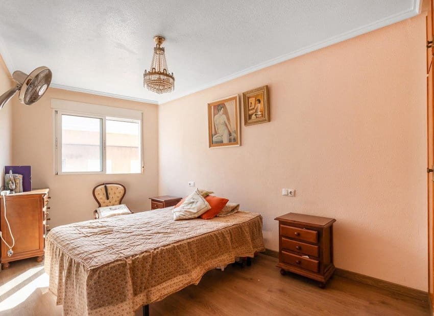 3 makuuhuone Huoneisto myytävänä paikassa Torrevieja - 160 000 € (Ref: 9325553)