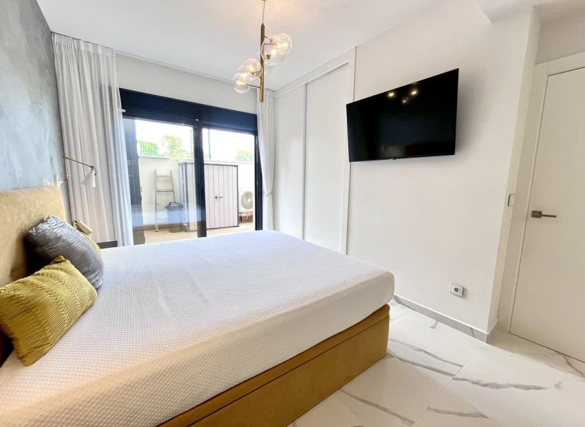 2 bedroom Apartment for sale in San Miguel de Salinas with pool - € 339,950 (Ref: 9325555)