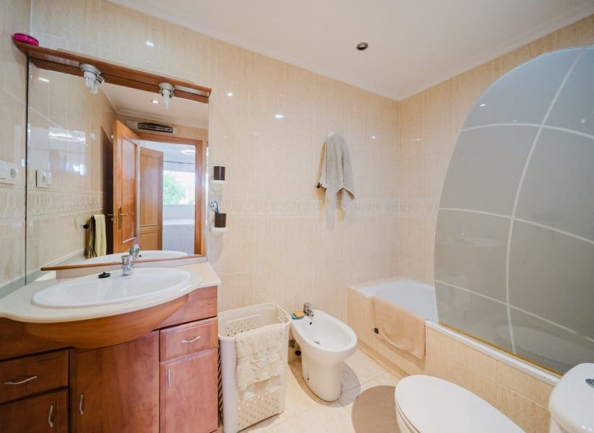 3 makuuhuone Huoneisto myytävänä paikassa Orihuela Costa mukana uima-altaan - 273 000 € (Ref: 9331359)